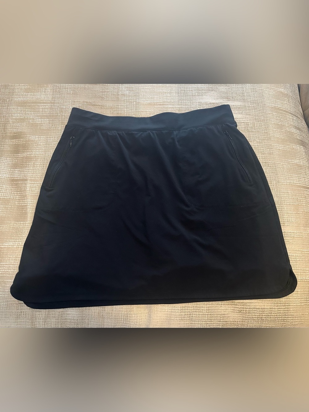 Chico's Weekends Black Pull on Golf/Tennis Skort Polyester Blend - Large